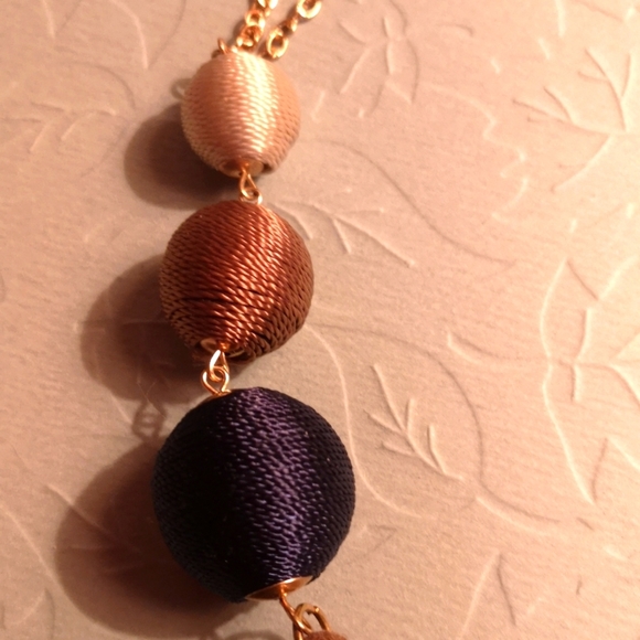 Tassle statement necklace 🧱🔥 - Picture 2 of 4